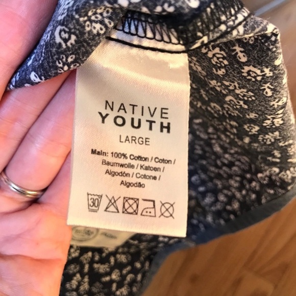 Native Youth Short Sleeved Shirt Fallen Flower Trim Fit button mens size large - Picture 11 of 12